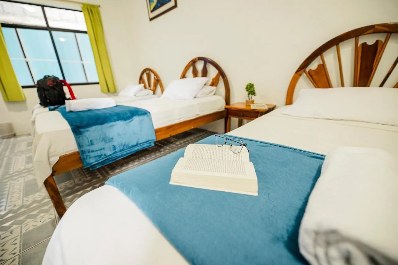 Hostal Gardner Galapagos Puerto Ayora  Hostel